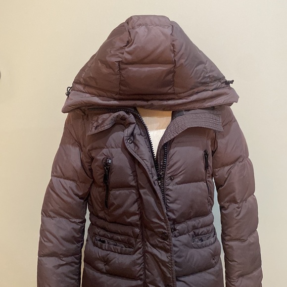 Moncler women’s puffer jacket - Picture 12 of 16